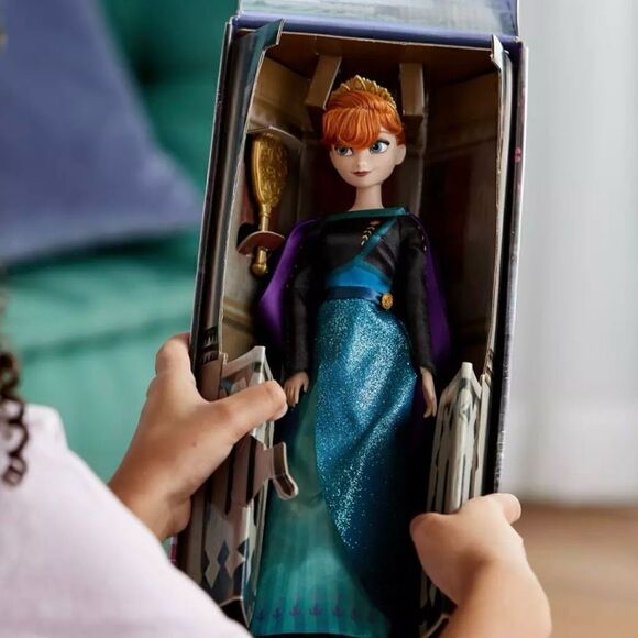 Queen Anna Classic Doll & Brush Frozen 2 DISNEY 11.5” NIB / Sealed SHIPS NOW!! - Picture 10 of 11